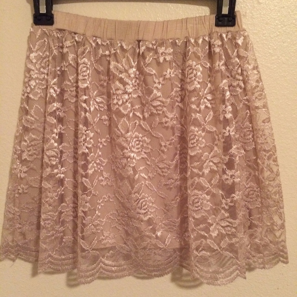 Lace skirt